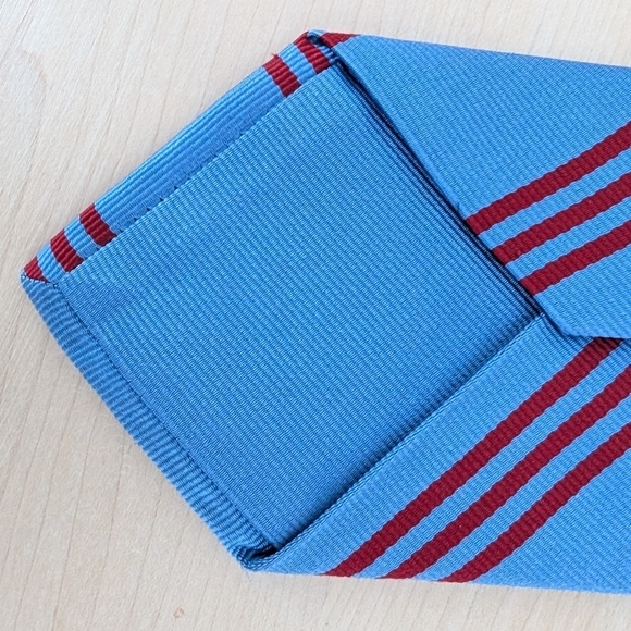 Brooks Brothers Blue and Red Striped Silk Tie - Picture 6 of 7